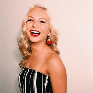 Meet your Posher, Abby